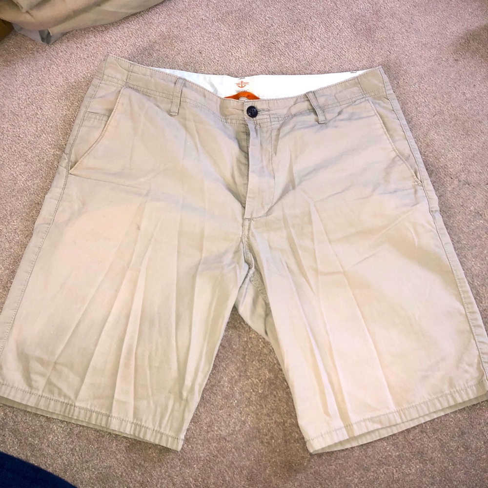 Dockers shorts size 32